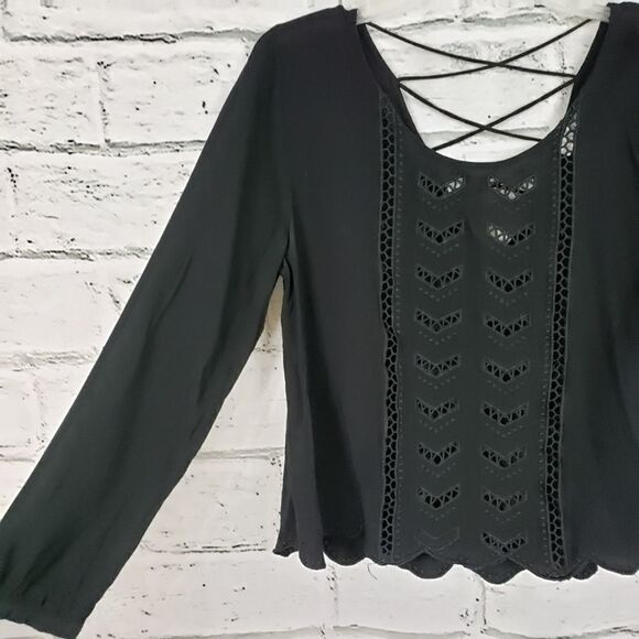 Lush cropped cutout front long sleeve shirt - Picture 7 of 7